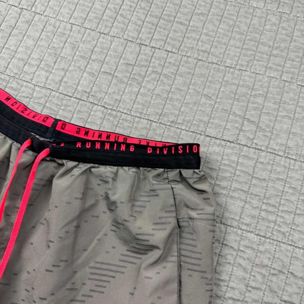 Nike Running Division Mens Small Brown Dash Print 4" Shorts Athletic Active Gym - Picture 2 of 11